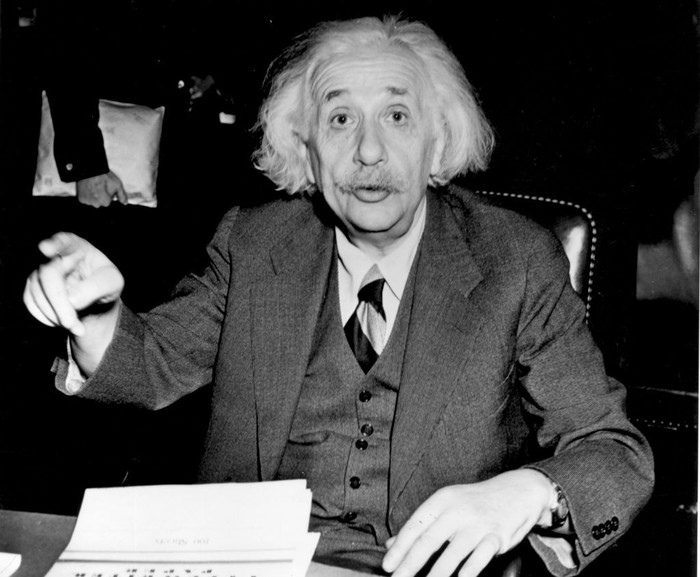 Milyaran Rupiah! Inilah Tulisan Tangan Sang Ilmuan Albert Einstein