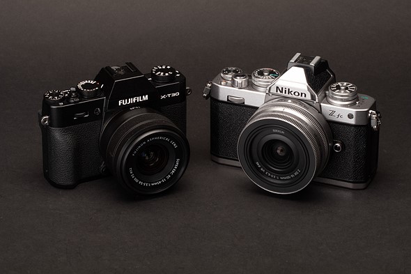 Nikon Z fc vs Fujifilm X-T30 : kamera APS-C retro mana yang lebih baik ?