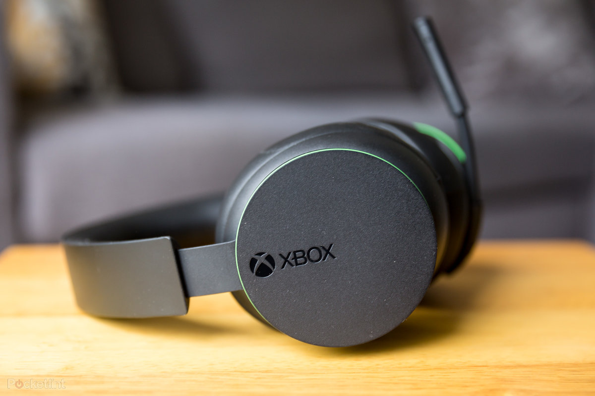 Xbox akan segera menonaktifkan speaker Anda secara otomatis saat Anda mencolokkan headphone