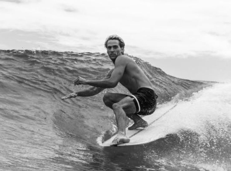 Rekomendasi 4 Papan Surfing Terbaik untuk Pemula Hingga Profesional !