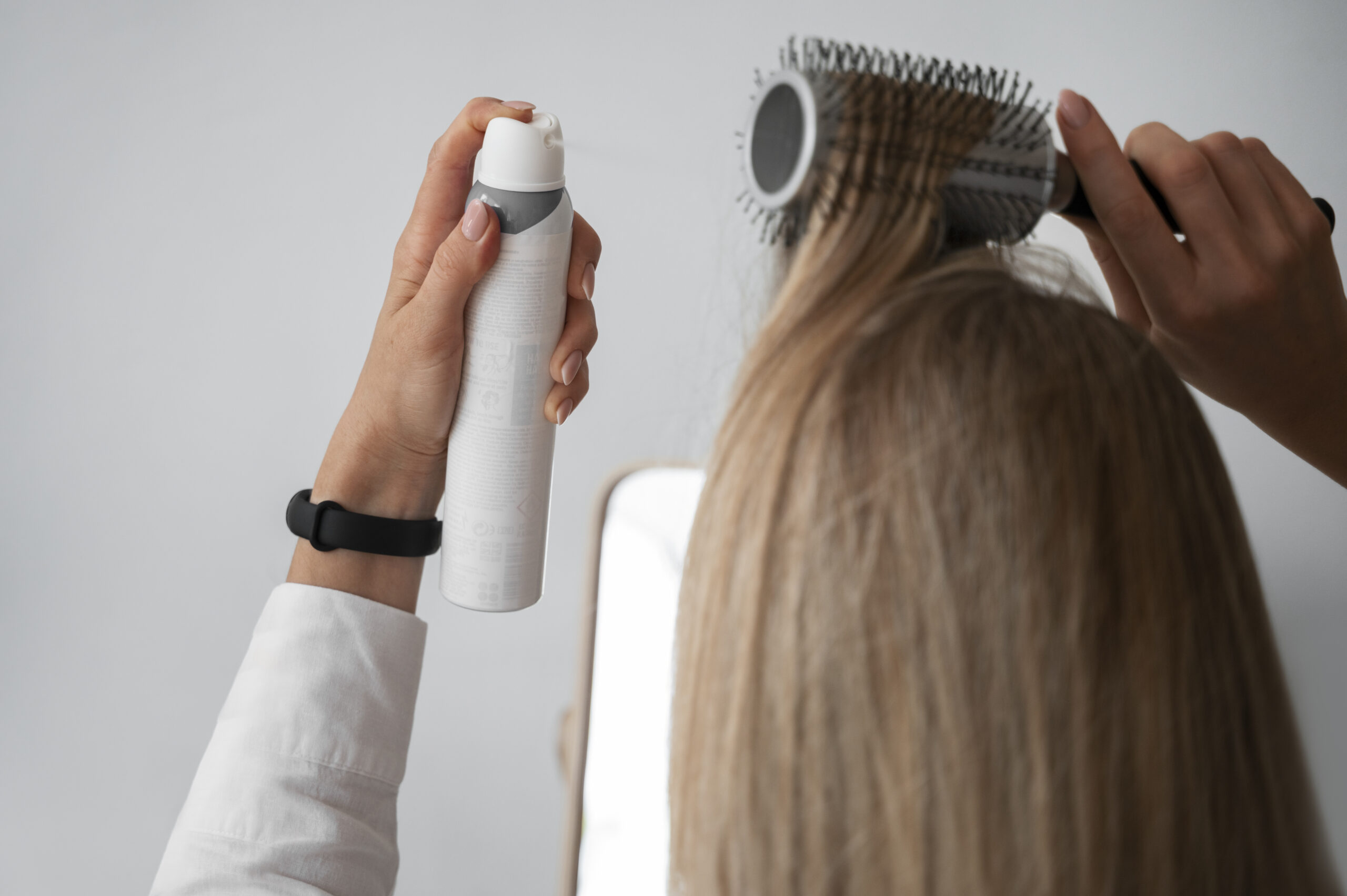 10 Rekomendasi Hair Spray Terbaik Untuk Styling Rambut