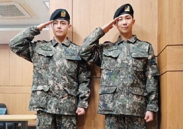 RM dan V BTS Lulus Wajib Militer Sebagai Elite Trainee!
