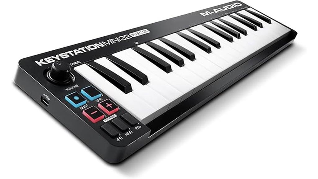 compact 32 key midi controller