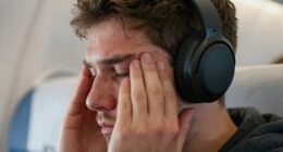 headphones cause pressure fatigue